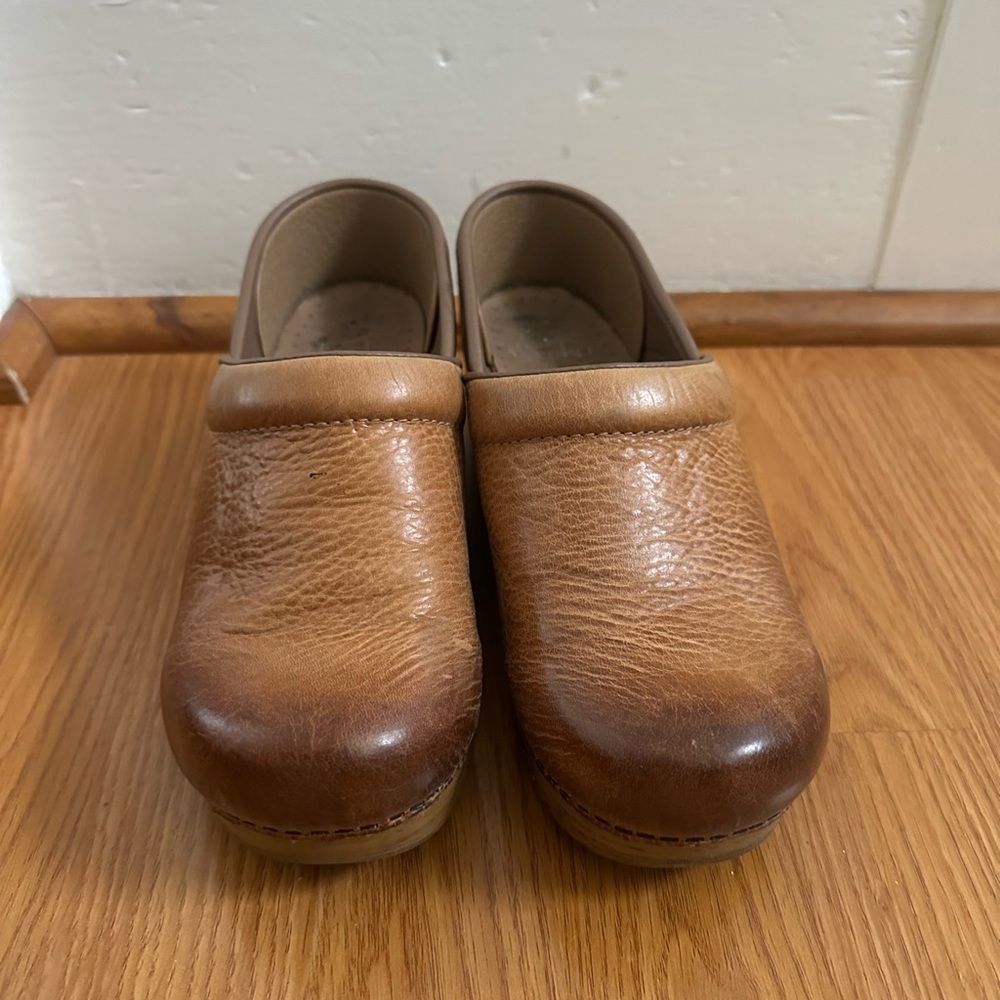 Dansko Professional Honey Distressed Clog
